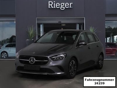 Grau Gebraucht 2024 Mercedes B200 Progressive Van / Kleinbus | 30.990 € (Fairer Preis)