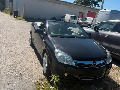 Gebraucht Opel Astra 2010 Schwarz Cabrio