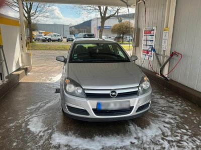 Gebraucht Opel Astra 105 PS (77 kW) 2005 Silber Kleinwagen