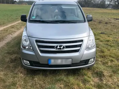 Gebraucht Hyundai H-1 Premium 170 PS (125 kW) 2015 Silber Van / Kleinbus