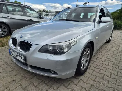 Gebraucht BMW 523 177 PS (130 kW) 2005 Titansilber metallic Kombi