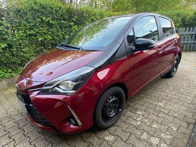 gebraucht Toyota Yaris Yaris15-Dual-VVT-iE Style Selection Tokio red