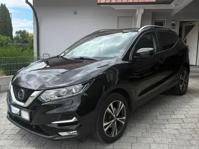Gebraucht Nissan Qashqai 163 PS (119 kW) 2018 Schwarz SUV