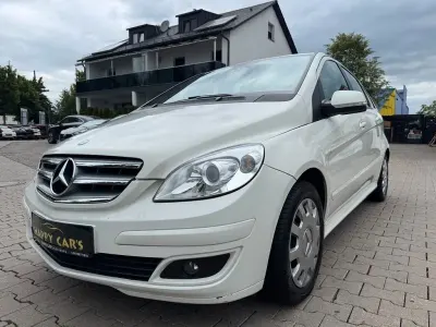 Gebraucht Mercedes B200 136 PS (100 kW) 2011 Weiß Kleinwagen