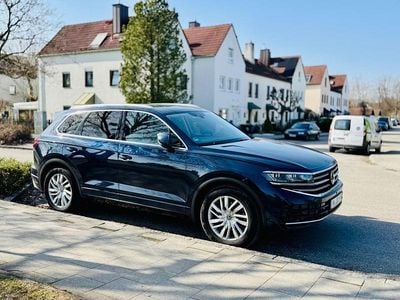 Gebraucht VW Touareg 286 PS (210 kW) 2023 Blau SUV