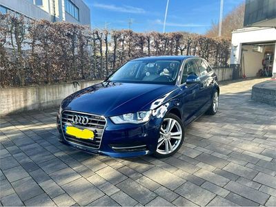 Gebraucht Audi A3 Ambiente 140 PS (102 kW) 2014 Blau Limousine