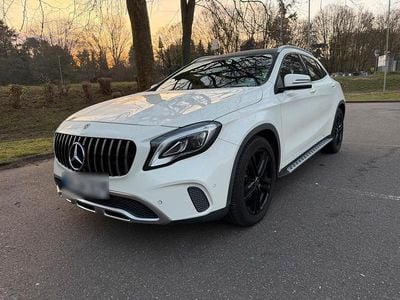 Gebraucht Mercedes GLA200 156 PS (114 kW) 2017 Weiß SUV