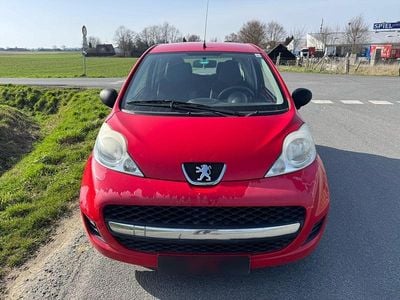 Usata Peugeot 107 Filou 68 CV (50 kW) 2009 Rosso Utilitaria