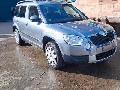Gebraucht Skoda Yeti 122 PS (89 kW) 2013 Grau SUV