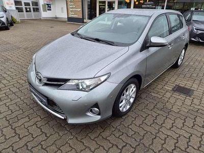 Usata Toyota Auris Executive 132 CV (97 kW) 2013 Argento Berlina