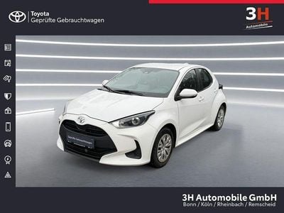 Gebraucht Toyota Yaris Basis 72 PS (52 kW) 2021 Schneeweiß Kleinwagen