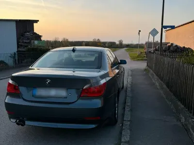 Gebraucht BMW 523 177 PS (130 kW) 2005 Grau Limousine