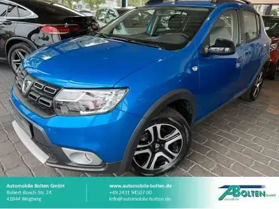 Gebraucht Dacia Sandero Celebration 90 PS (66 kW) 2018 Blau Kleinwagen