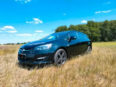 Gebraucht Opel Astra Active 143 PS (105 kW) 2013 Kombi