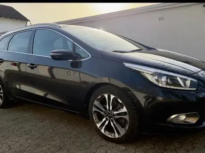 Gebraucht Kia Ceed Sportswagon Platinum 128 PS (94 kW) 2013 Schwarz Kombi