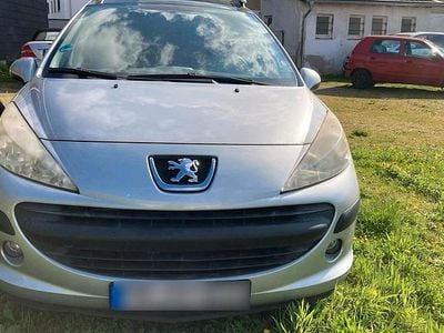 Gebraucht Peugeot 207 95 PS (69 kW) 2008 Silber Kombi