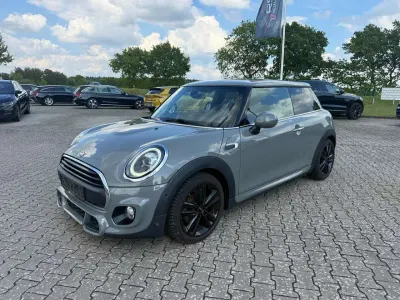 Gebraucht Mini ONE 102 PS (75 kW) 2019 Moonwalk grey (metallic) Kleinwagen