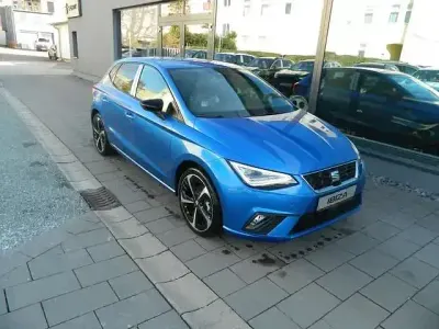 Używany Seat Ibiza FR 116 KM (85 kW) 2024 Niebieski Sedan/Limuzyna
