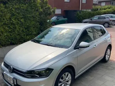 Gebraucht VW Polo Highline 95 PS (69 kW) 2018 Silber Kleinwagen