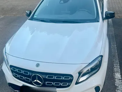 Gebraucht Mercedes GLA180 Night 122 PS (89 kW) 2018 Weiß SUV