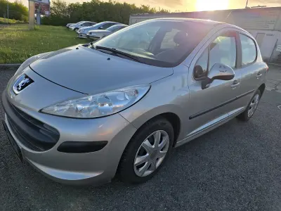 Gebraucht Peugeot 207 80 PS (58 kW) 2009 Silber Kleinwagen