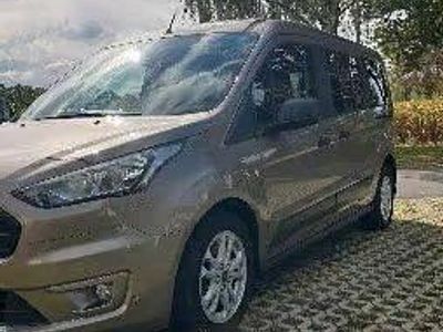 Usata Ford Tourneo 120 CV (88 kW) 2020 Oro Station wagon
