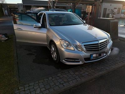 Gebraucht Mercedes E250 204 PS (150 kW) 2011 Silber Limousine