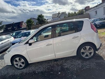 Weiß Gebraucht 2010 Renault Scénic III Dynamique Van / Kleinbus | 3.200 € (Fairer Preis)