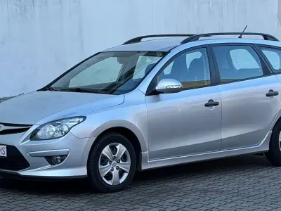 Second-hand Hyundai i30 Edition 90 CP (66 kW) 2012 Argintiu Break