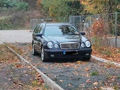 Gebraucht Mercedes 420 279 PS (205 kW) 1996 Violet Kombi