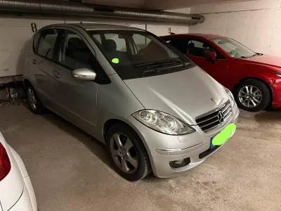 Używany Mercedes A180 109 KM (80 kW) 2005 Srebrny Hatchback