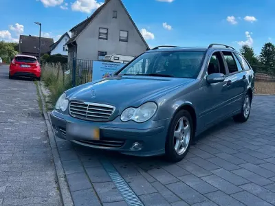 Gebraucht Mercedes C220 Classic 150 PS (110 kW) 2004 Blau Kombi