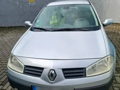 Gebraucht Renault Mégane 106 PS (77 kW) 2005 Silber Limousine
