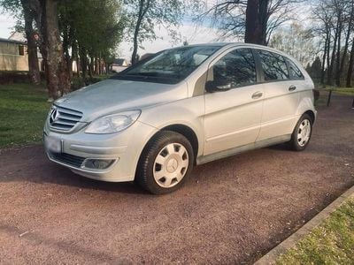 Usata Mercedes B150 95 CV (69 kW) 2005 Grigio Monovolume