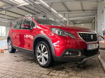 Gebraucht Peugeot 2008 Allure 131 PS (96 kW) 2017 Rot SUV