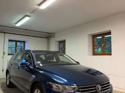 Gebraucht VW Passat Business 150 PS (110 kW) 2020 Blau Kombi