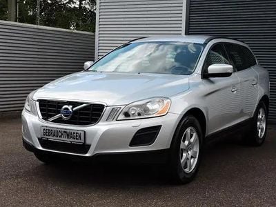 Używany Volvo XC60 Momentum 215 KM (158 kW) 2011 Srebrny SUV