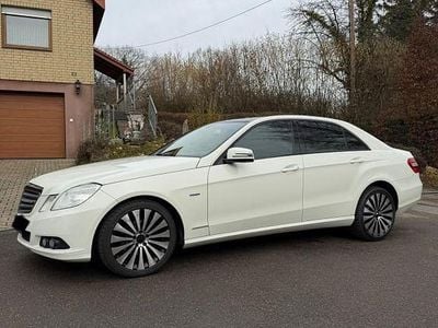 Gebraucht Mercedes E220 170 PS (125 kW) 2009 Weiß Limousine