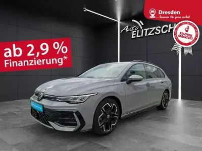 Gebraucht VW Golf VIII R-line 150 PS (110 kW) 2025 Mondsteingrau Kombi