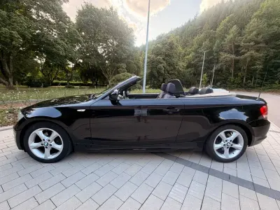 Gebraucht BMW 118 Cabriolet Advantage 143 PS (105 kW) 2011 Schwarz Cabrio