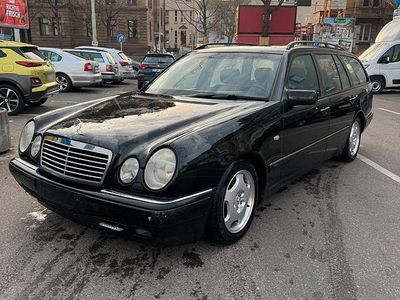 Gebraucht Mercedes E420 205 PS (150 kW) 1996 Schwarz Kombi