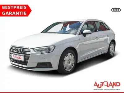 Używany Audi A3 Comfort 116 KM (85 kW) 2018 Biały Sedan/Limuzyna