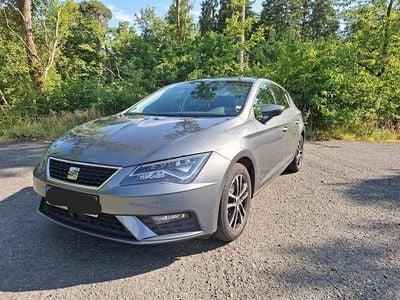 Second-hand Seat Leon Style 110 CP (80 kW) 2018 Gri Berlinǎ