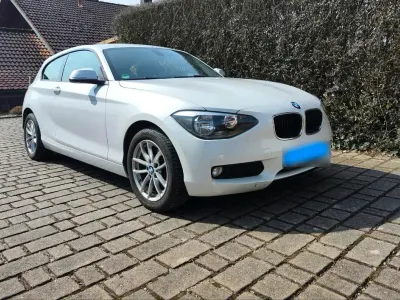 Gebraucht BMW 114 Sport Line 102 PS (75 kW) 2013 Weiß Kleinwagen