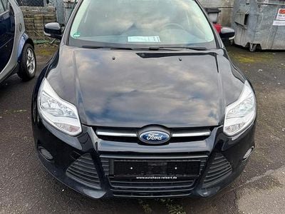 Gebraucht Ford Focus 101 PS (74 kW) 2014 Schwarz Kombi