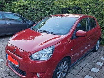 Gebraucht Mitsubishi Space Star 80 PS (58 kW) 2014 Rot Van / Kleinbus