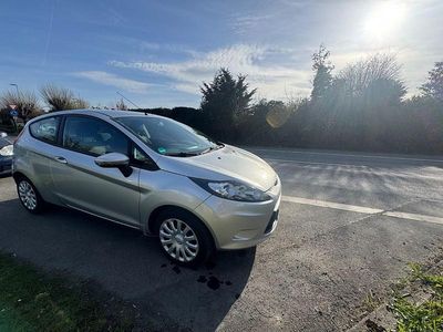 Gebraucht Ford Fiesta Trend 82 PS (60 kW) 2009 Silber Kleinwagen