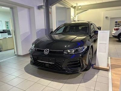 Usata VW Passat R-line 150 CV (110 kW) 2025 Nero Station wagon