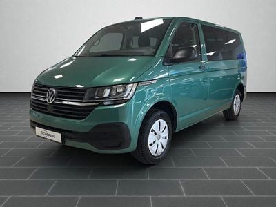 Second-hand VW Multivan Trendline 110 CP (80 kW) 2021 Verde Monovolum