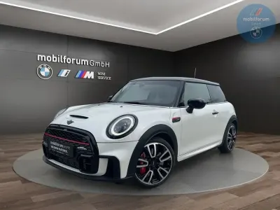 Gebraucht Mini John Cooper Works 231 PS (169 kW) 2023 Weiß Kleinwagen